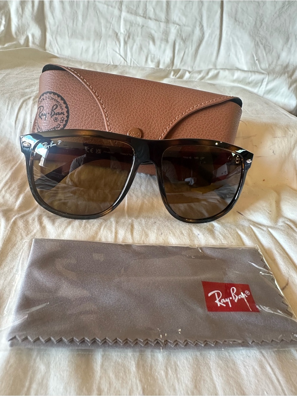 Ray-Ban RB4147 710/57 Boyfriend Sunglasses 60-15